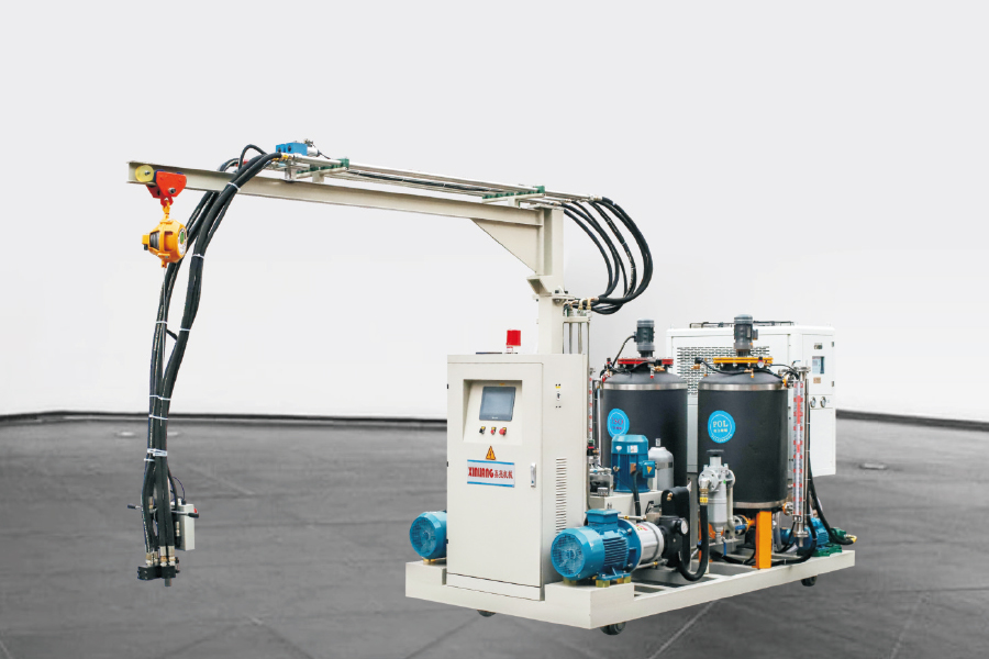 Máquina de inyección de alta presión de poliuretano móvil de dos componentes con pista Máquina de inyección de alta presión de poliuretano móvil de dos componentes con pista